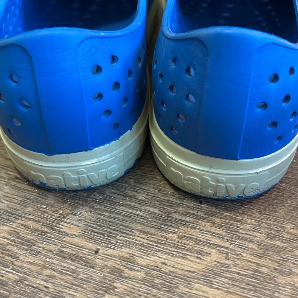 Native Jefferson Blue Perforated Slip-On‎ Cream Rubber Toe Cap Size Men’s 11